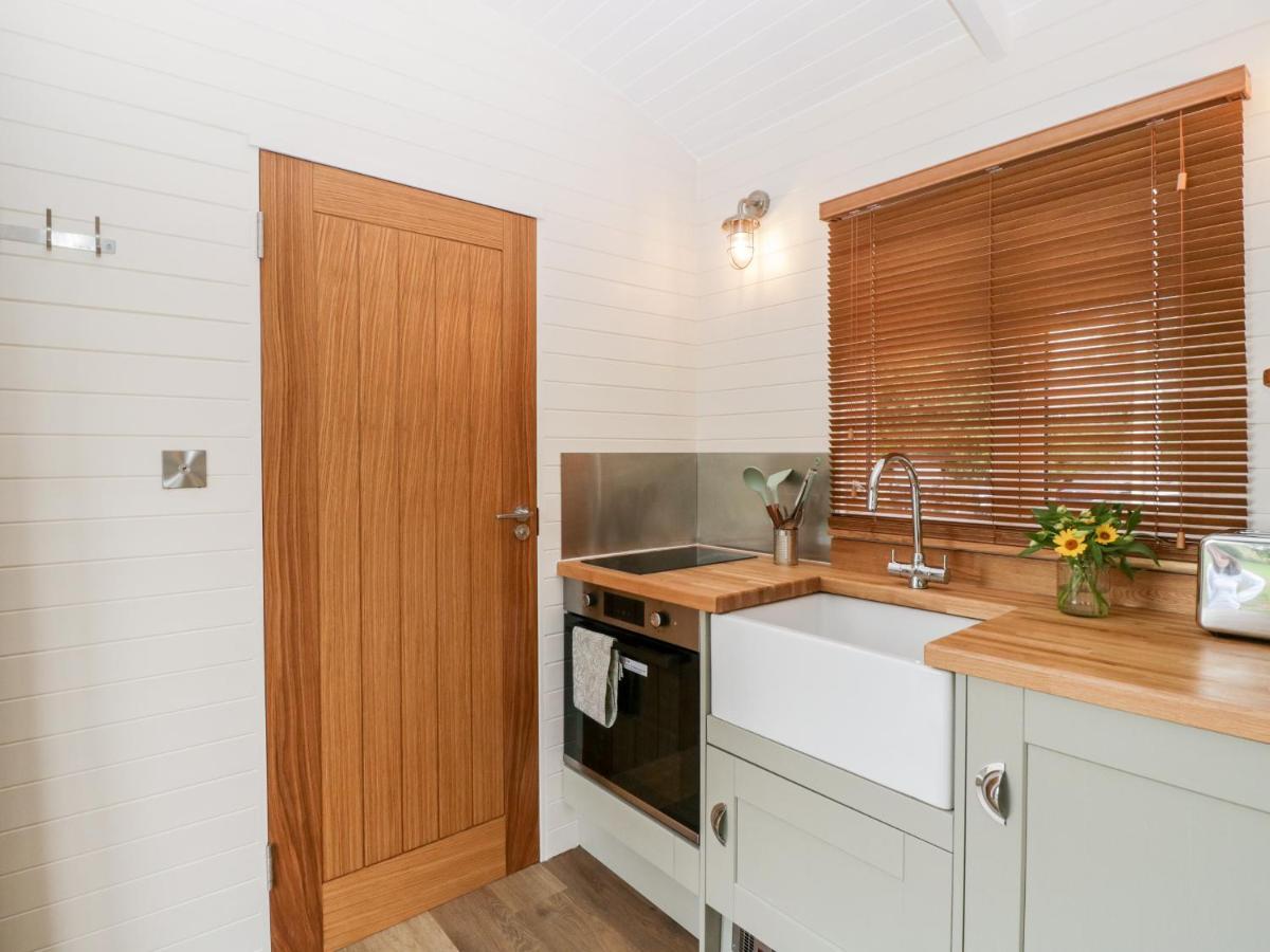 Hazel Villa Cirencester Bagian luar foto
